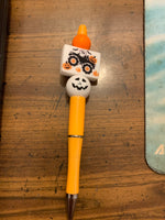 Tractor pumpkin pen